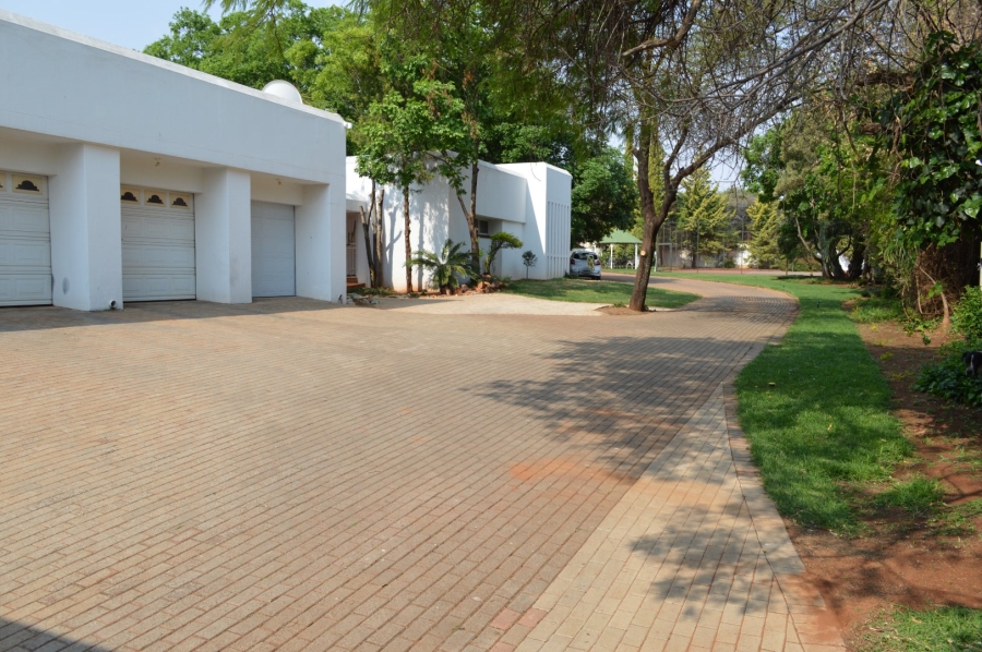 4 Bedroom Property for Sale in Wilkoppies North West